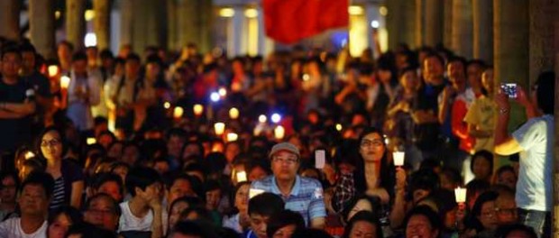 Hong Kong: Phe nơ xanh đánh phóng viên