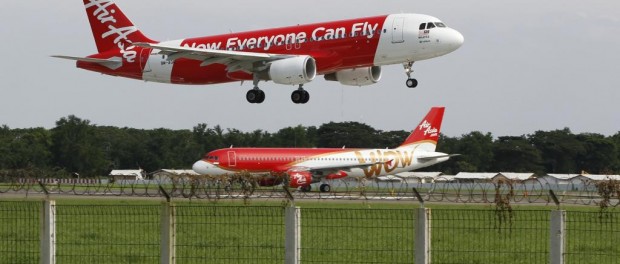 Máy bay AirAsia chở 162 người mất tích