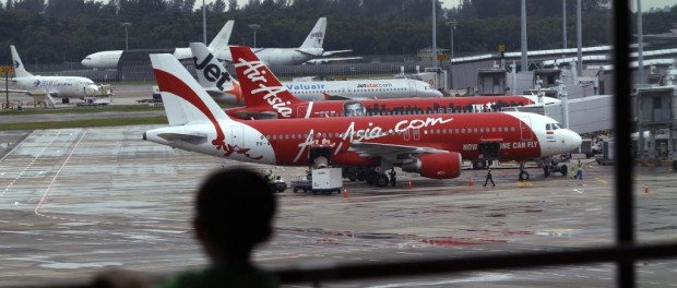 Máy bay AirAsia đã hạ cánh khẩn cấp trên biển trước khi bị chìm?