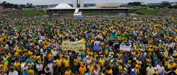 Brazil: Hàng trăm ngàn người biểu tình đòi bãi nhiệm Tổng thống