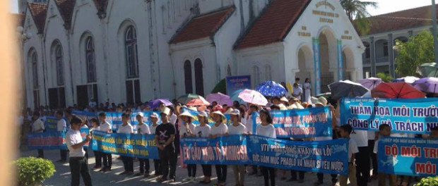 Đồng loạt xuống đường ủng hộ phán quyết Biển Đông, chống “đường lưỡi bò” Trung Cộng