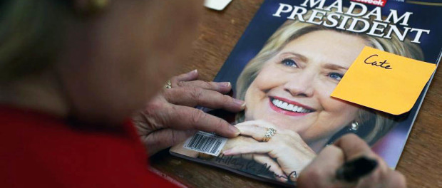 Tờ Newsweek phải thu hồi 125.000 ấn bản vì in sẵn bà Clinton trúng cử trước ngày bầu cử