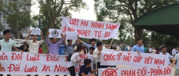 Quy trình “đối thoại, lắng nghe, tiếp thu ý kiến” tiếp thu Luật đặc khu của Nguyễn Xuân Phúc