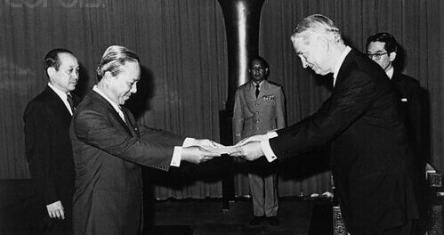 ĐS Martin nói gì (20.4) khiến TT Thiệu từ chức (21.4) và rời Sài Gòn (25.4.1975)